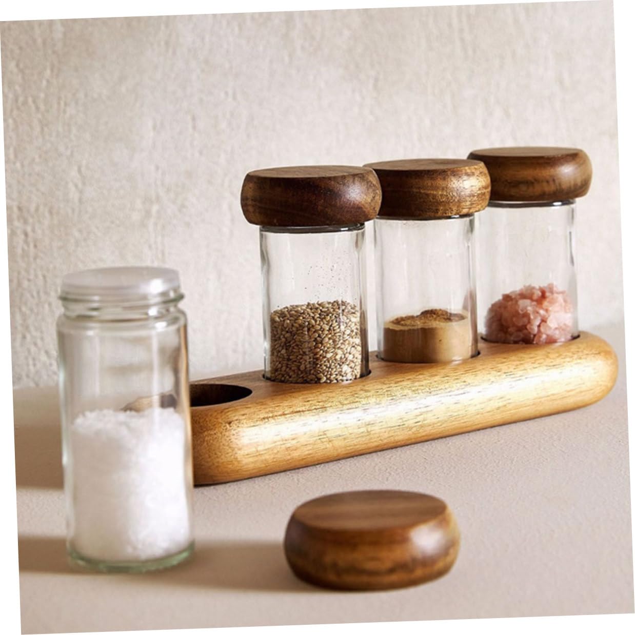 Gatuida Set Barattoli di Spezie in Vetro Trasparente 90ml con Coperchio in Legno di Acacia, Porta Condimenti Salvaspazio con Vassoio, Contenitori per Sale e Zucchero per Cucina Domestica