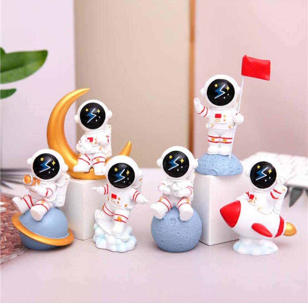 Tera13 (1 Piece) Space Dynamite Figurines [Size : 7-8 cm] Action Figure Lightweight Attractive Durable for Home Decors, Office Desk and Study Table Space Theme