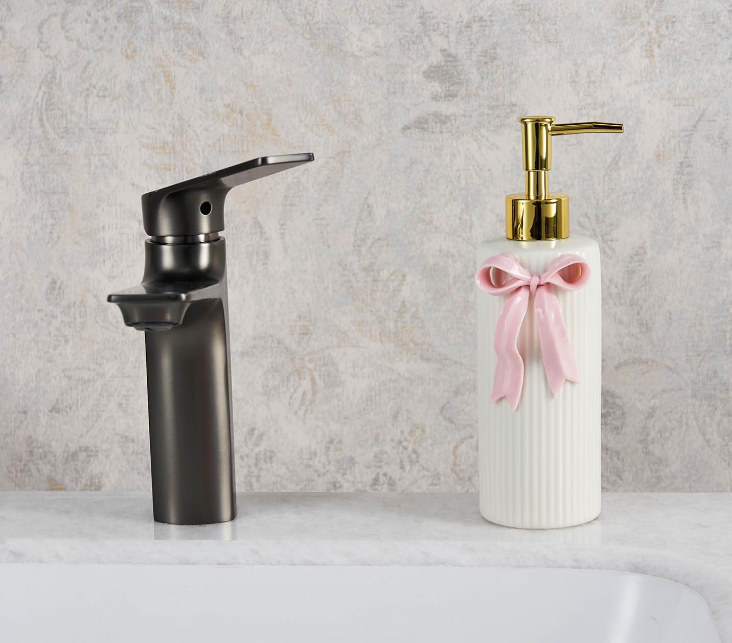 Handmade Ceramic Bow Soap Pump Dispenser Hand Lotion Liquid Dispenser Refillable for Kitchen and Bathroom Decorative (Ribbon Pink) - Image 5