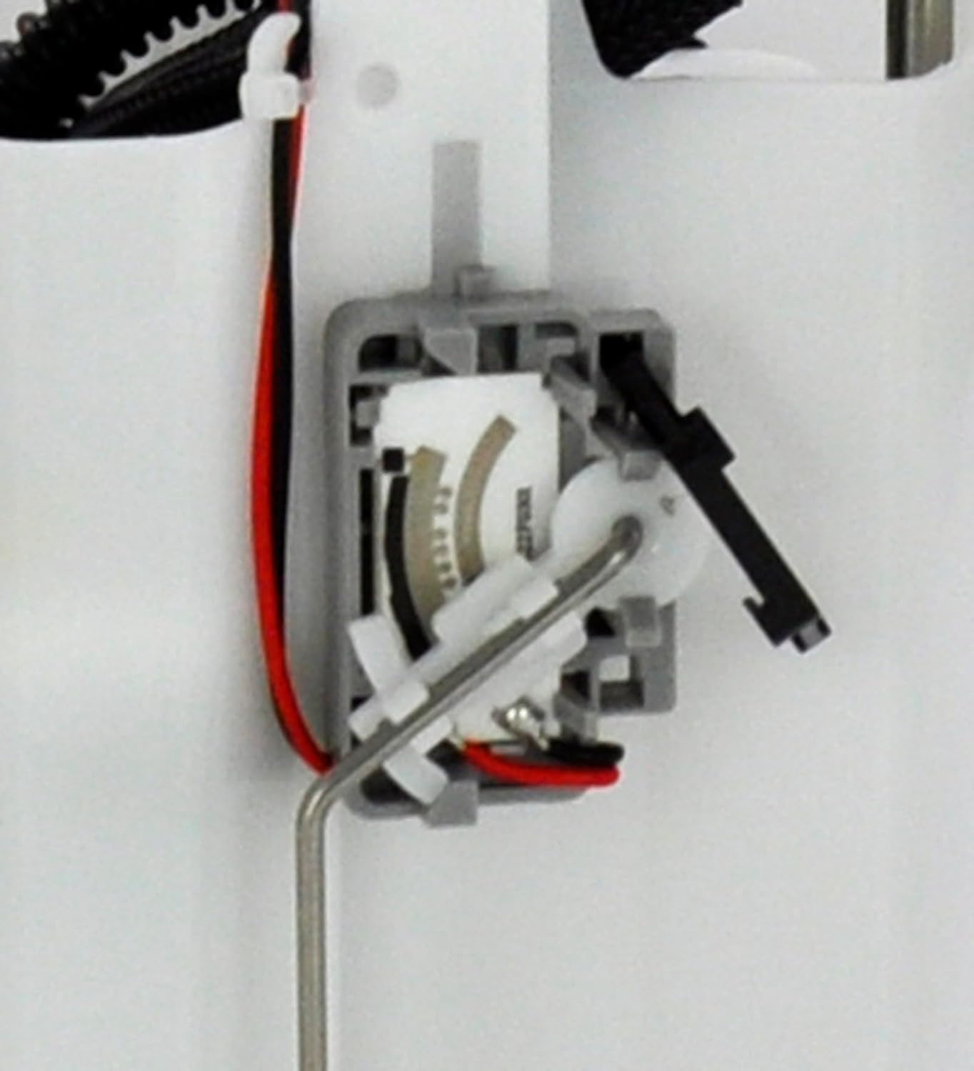 E8750M Left Driver Side Electric Fuel Pump Module Assembly for 07-12 Mazda CX-7 L4 2.3L 2007 2008 2009 2010 2011 2012 Gas CX7 SP4026M P76622M