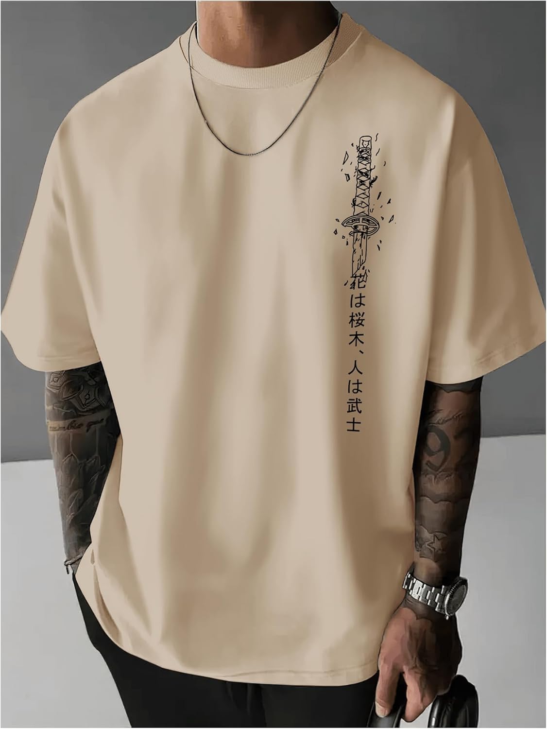 WDIRARA Men's Japanese Letter Graphic T-Shirt Crew Neck Short Sleeve Tee Tops - Image 2
