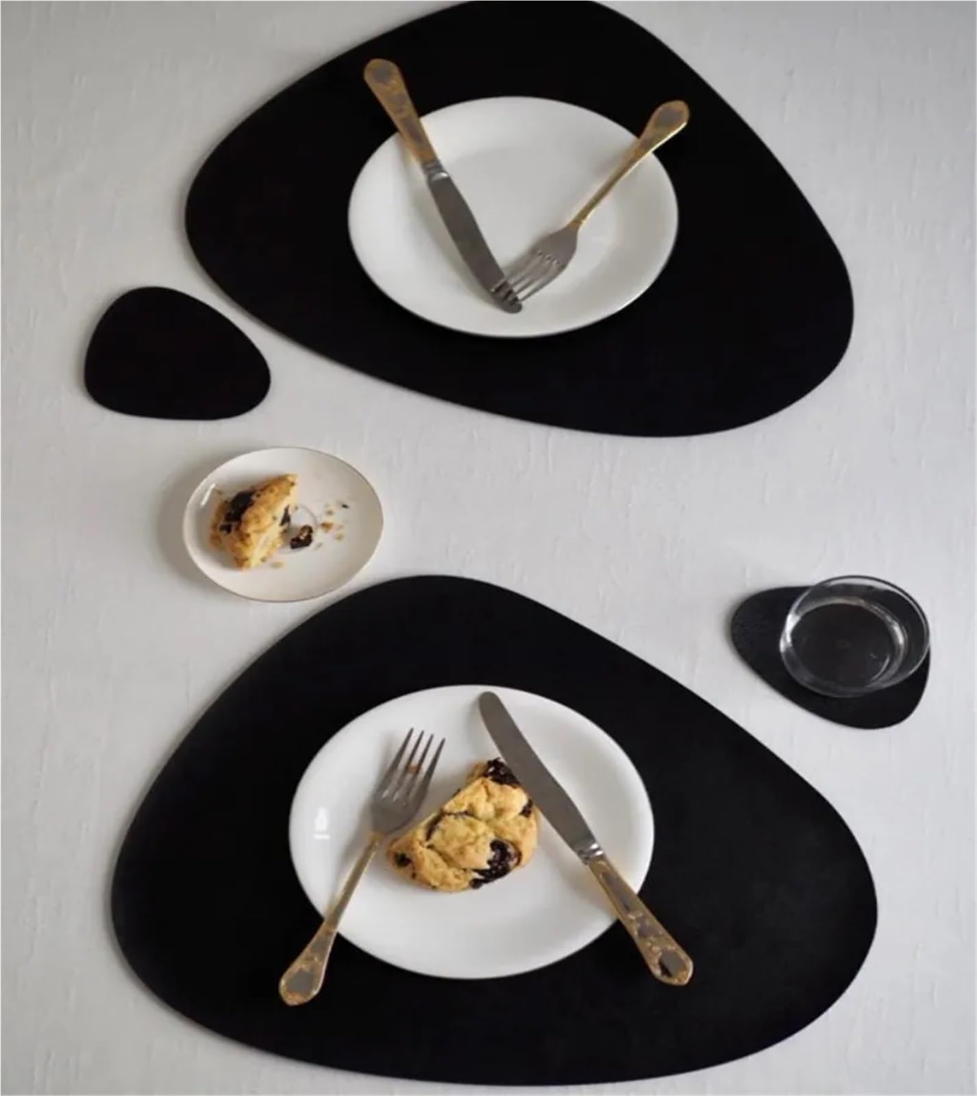 Black Table Placemats and Coasters Oval Shaped Table Mats Pad Kitchen Accessories Place mat for Indoor & Outdoor(CD red,4sets)
