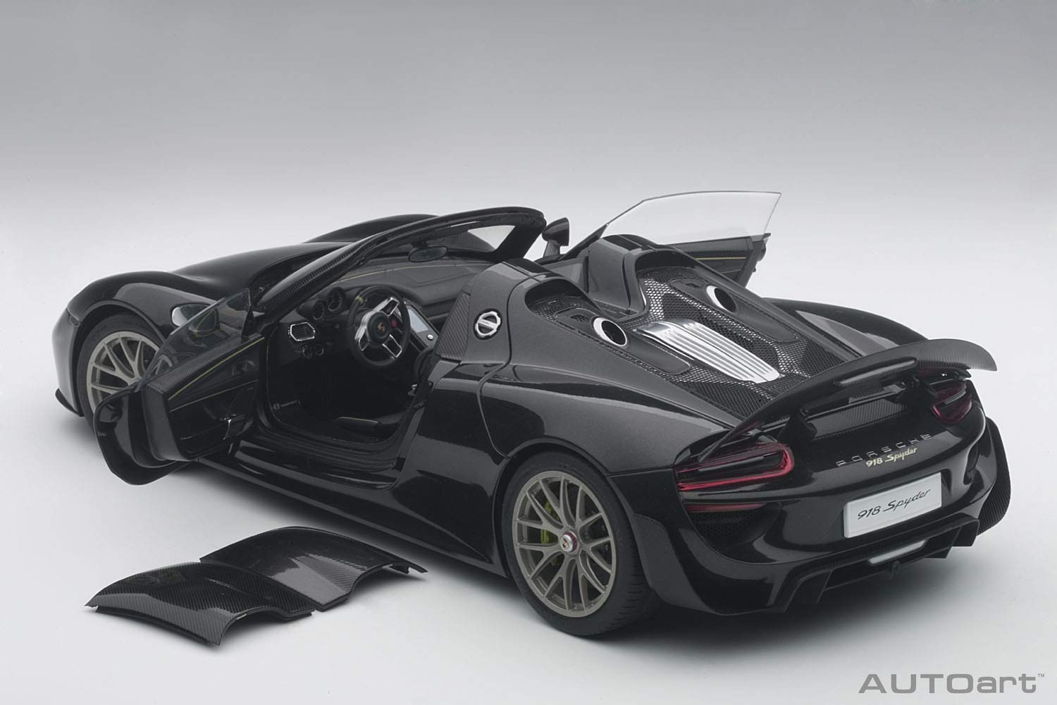 1/18 オートアート　AUTOart　ポルシェ918スパイダー　美品　黒 AutoArt Porsche 918 Spyder Weissach Black Martini 1/18