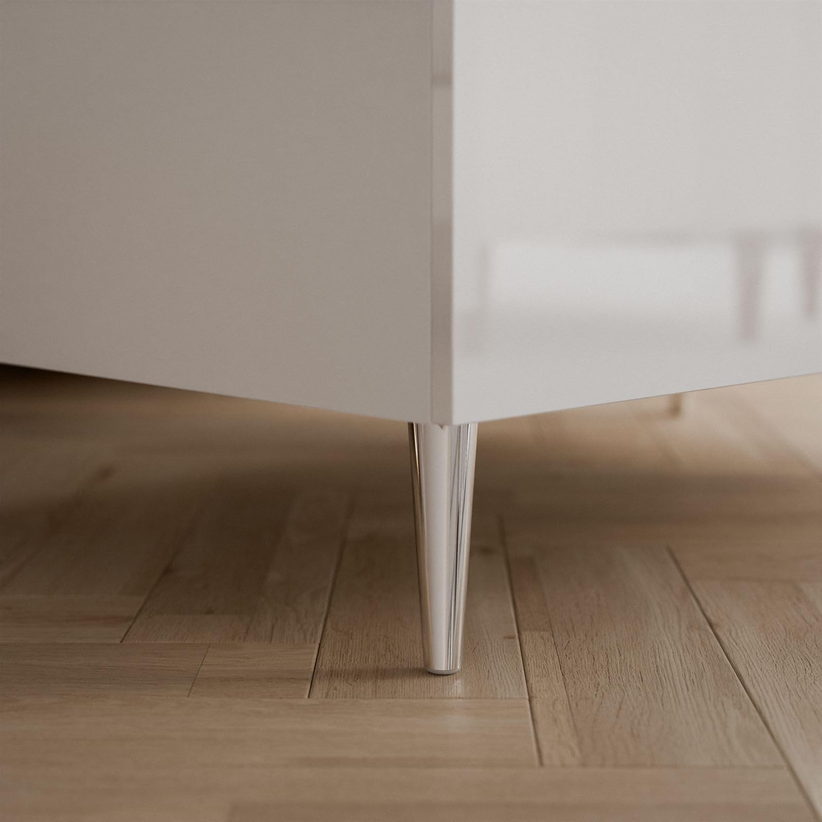 Lookway Couchtisch Aurora Silver mit Stauraum, silberner Dekorleiste und passenden Füßen – Modernes Wohnzimmermöbel (schräge Silber Chrom Beine)