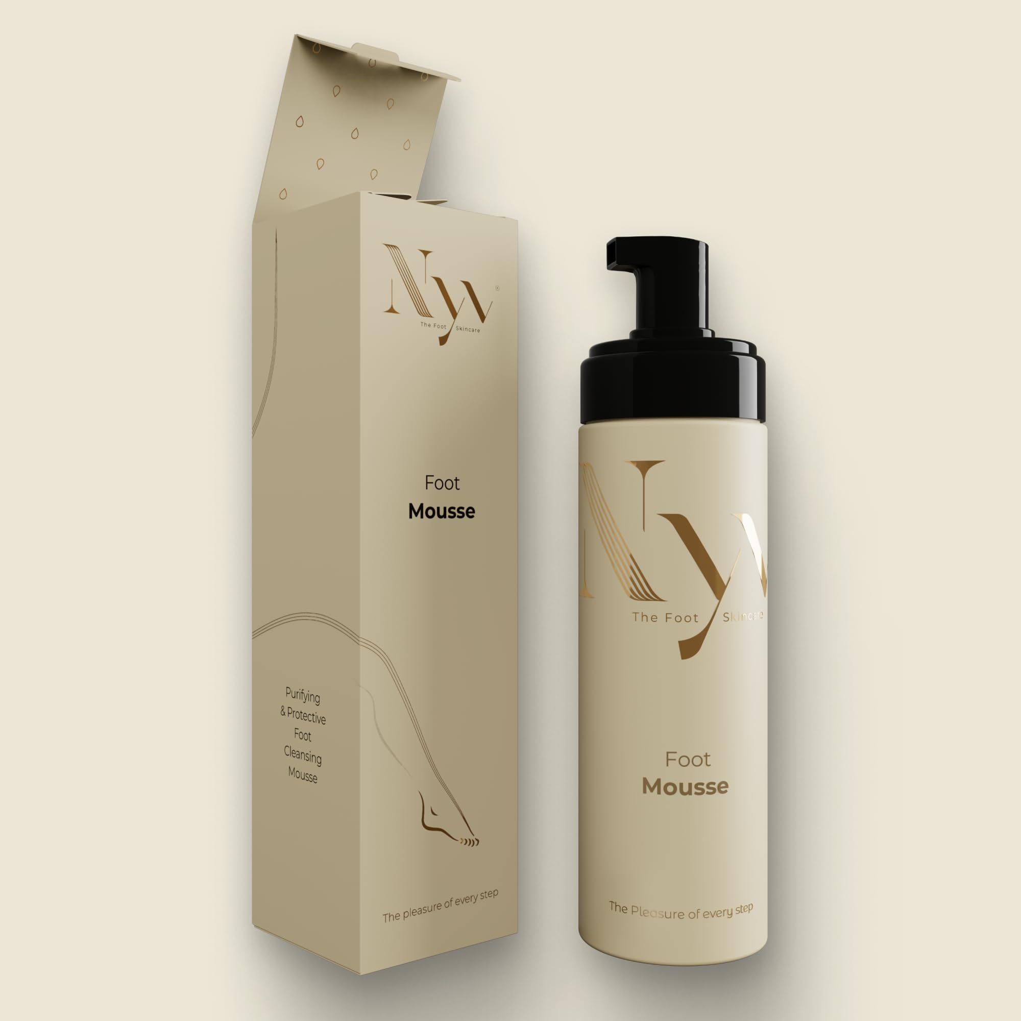 NYV Mousse Detergente Piedi Purificante e Protettiva con Iperico, Acido Salicilico, Pantenolo, Bava di Lumaca e Urea - Esfoliante e Antiodore - Foot Skincare Premium Made in Italy - 150ml