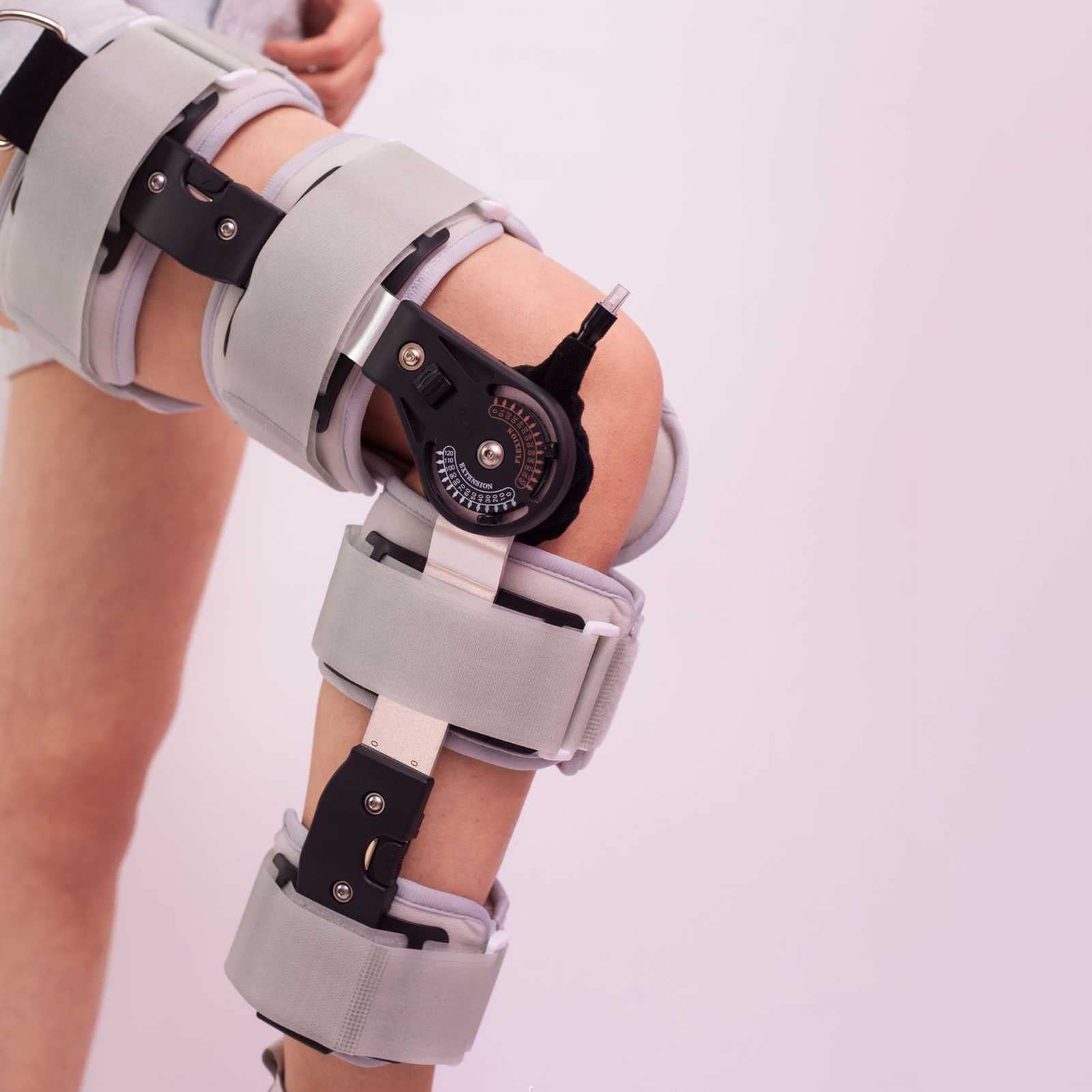 Supporto per Ginocchio Regolabile Rom Tutore per Ginocchio Immobilizzatore con Cerniera per Lesioni al Legamento Crociato Anteriore, Legamento Collaterale Mediale E Legam