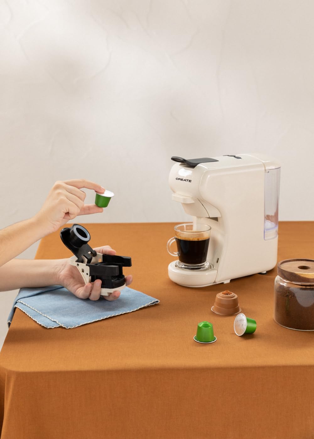 CREATE / POTTS STYLANCE/Machine à café multicapsules express et café moulu Blanc cassé / 19 bars, programmable, légère et compacte, réservoir 600ml, système Thermoblock,1450 W