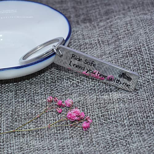 Safe Trip Rectangle Key Chain for Trucker New Driver Graduation Keychain Teenage Gift3