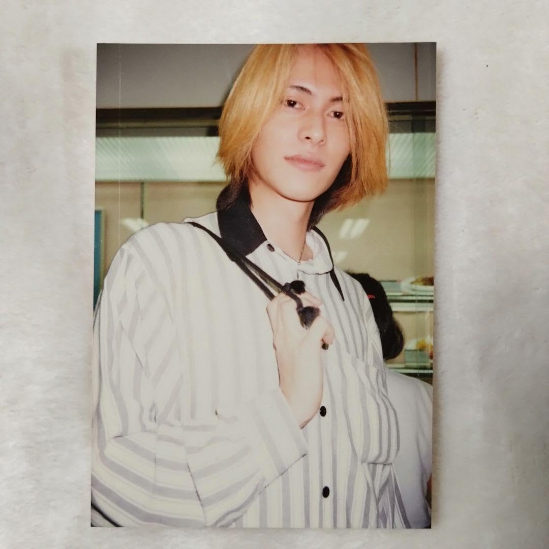 Amazon.co.jp: BUCKTICK 櫻井敦司 写真金髪② : おもちゃ