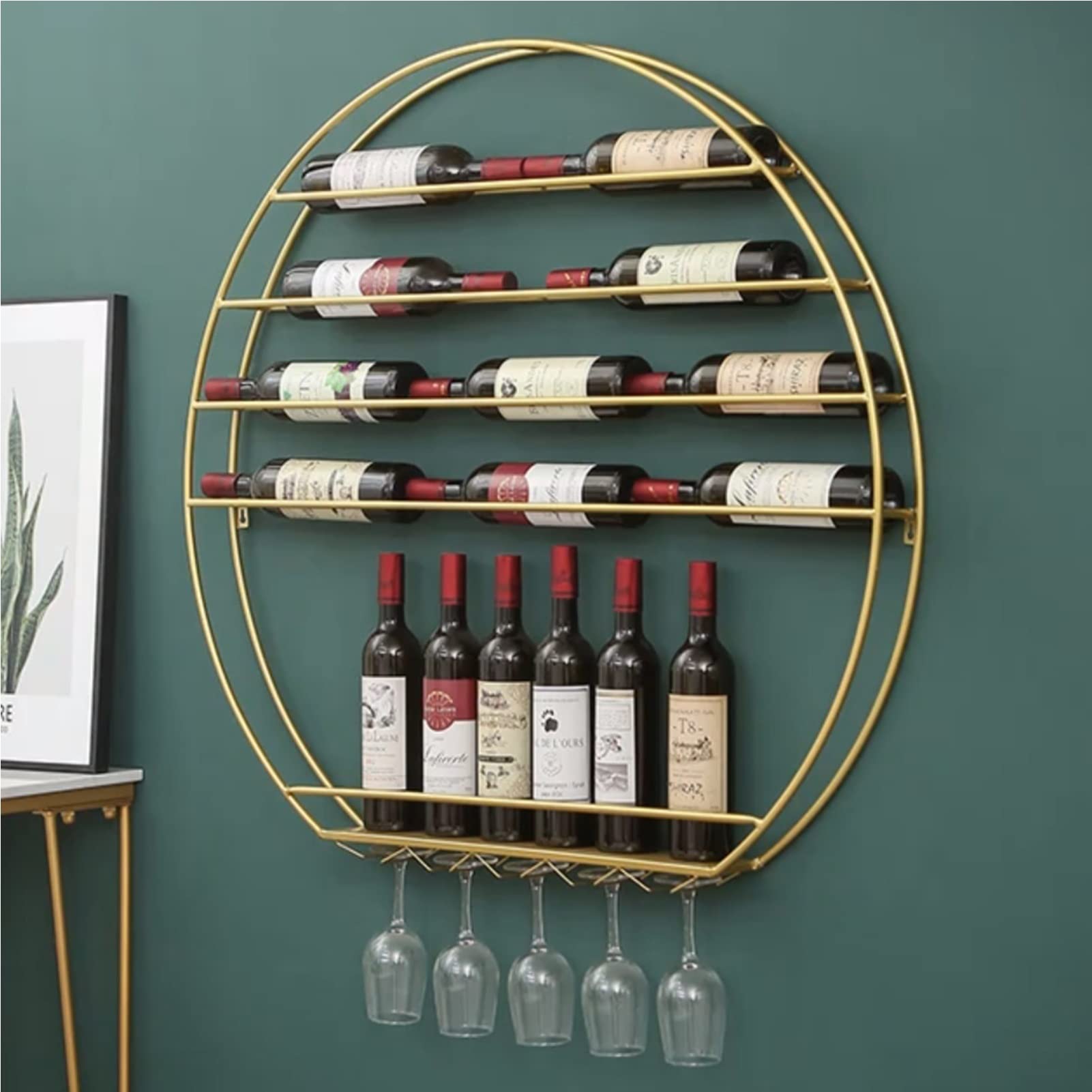 Casier à vin mural doré de luxe avec support pour verres à pied élégant