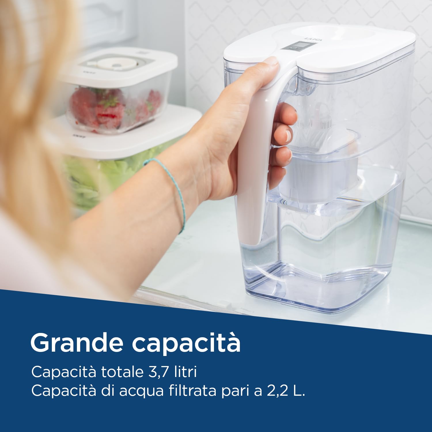 Laica Caraffa Filtrante BIG Milano - Bianca - 3,7L - con 1 Filtro bi-flux, Preserva i sali minerali e Riduce le sostanze indesiderate - Capacità XXL - Timer digitale - Sicurezza Made in Italy