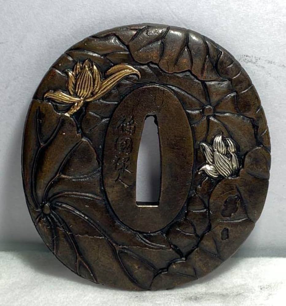 高級日本刀鍔！保存状態抜群！花の絵！ Amazon.co.jp: 刀鍔、鍔、日本刀鍔 刀装具＊蓮の花 : ホーム