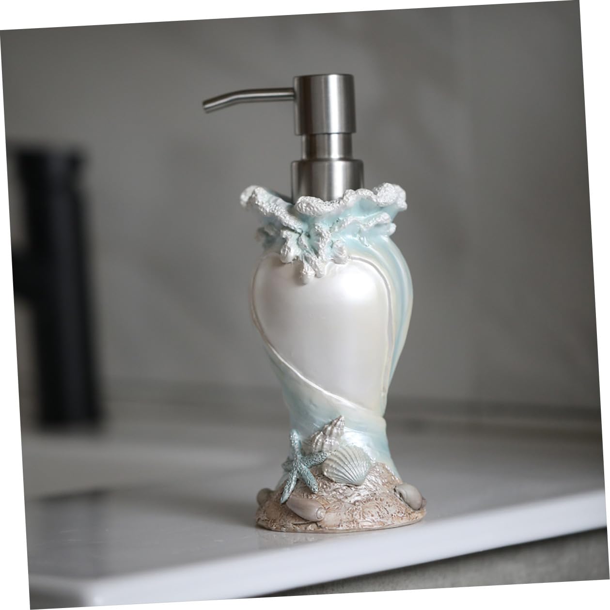 Dispenser di Sapone Liquido Decorativo in Resina Bianca Stile Mare Pompa Ergonomica da 200ml per Bagno e Casa Leggero e Funzionale