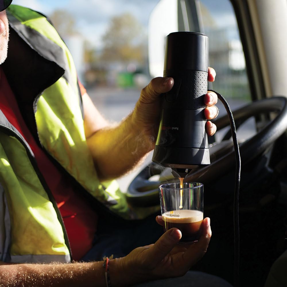 Handpresso - handcoffee truck - machine à café camion 21010 | pour dosette Senseo | cafetière allume-cigare - cafetiere 24v camion| cafetière de voyage | café court et long - 110 ml max