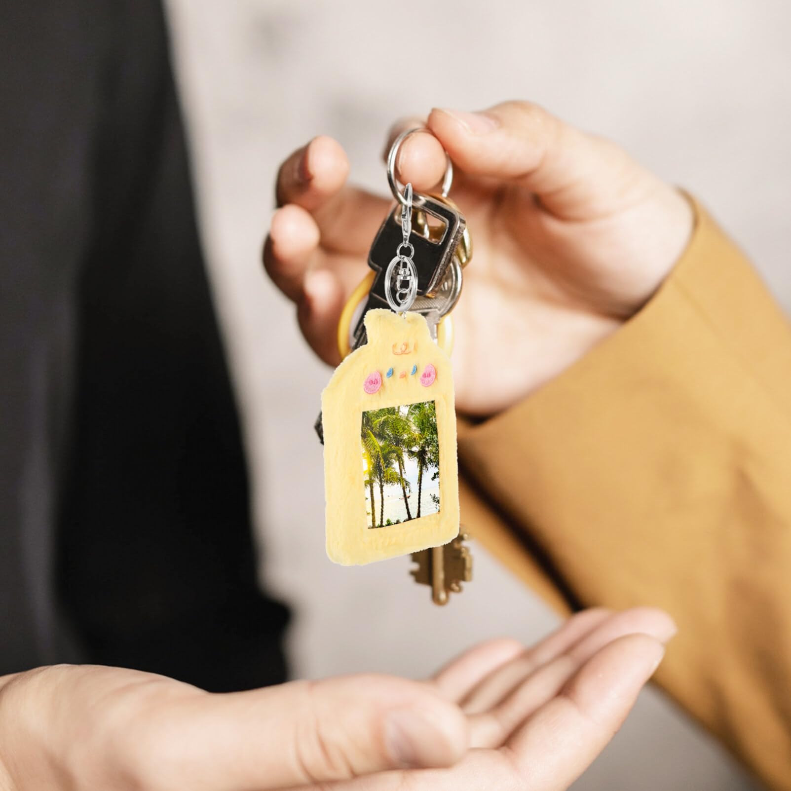 GALPADA Plush Animal Card Holder with Keychain, Cartoon Bear Photo Sleeve Id Card Credit Card Case Protective Sleeves