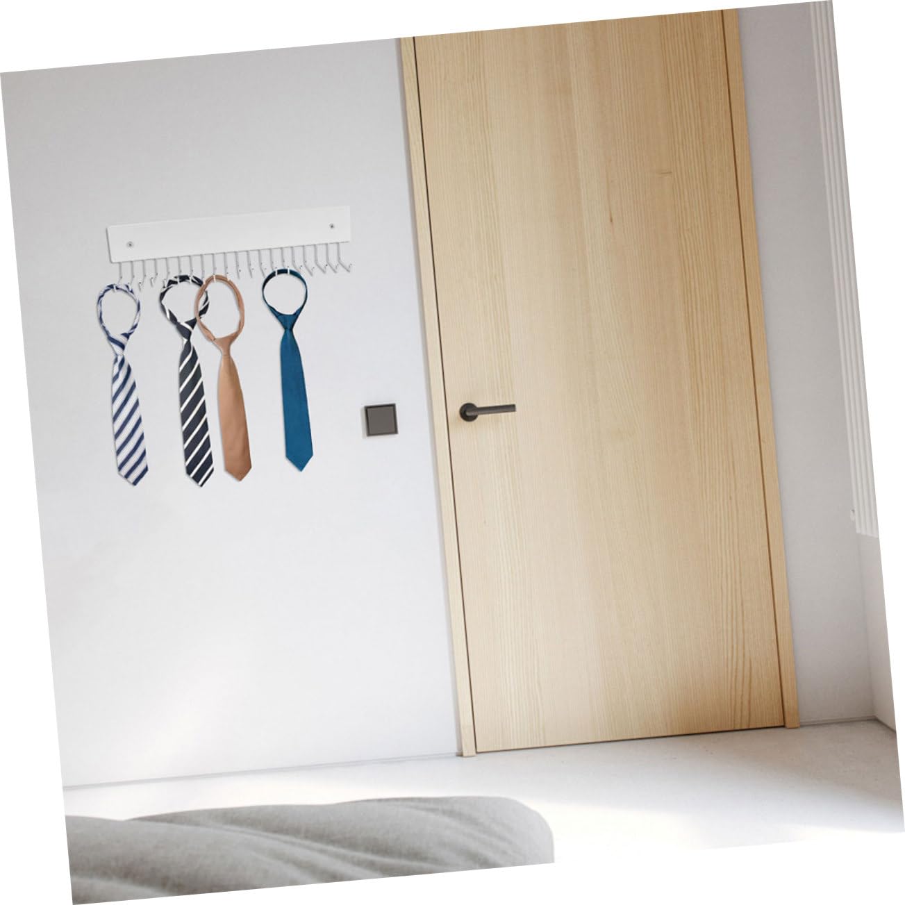 GLEAVI Organizador de Cinturones y Corbatas Giratorio de 180° para Armario, con Ganchos Multipropósito de Madera E Hierro, 2 Piezas para Entrada o Closet