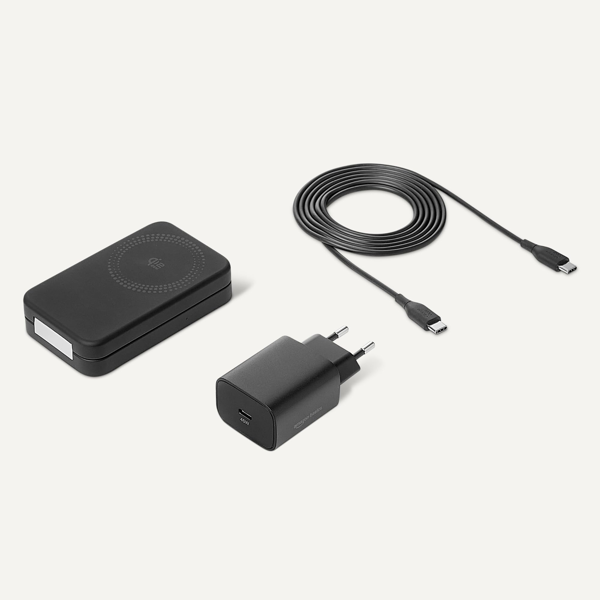 Amazon Basics Station de Recharge sans Fil 2-en-1 Compatible MagSafe, Recharge Rapide 25W Max., Certifiée Qi 2.2, Support Pliable iPhone 17/16/15/14/13/12, AirPods, Adaptateur 45W, Noir