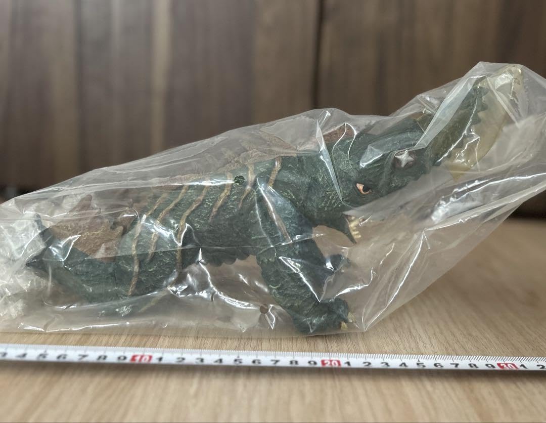 ロケットプロ　大悪獣ギロン　メガフィギュアシリーズ ガメラ Amazon.co.jp: ロケットプロ 大悪獣 ギロン メガフィギュアシリーズ