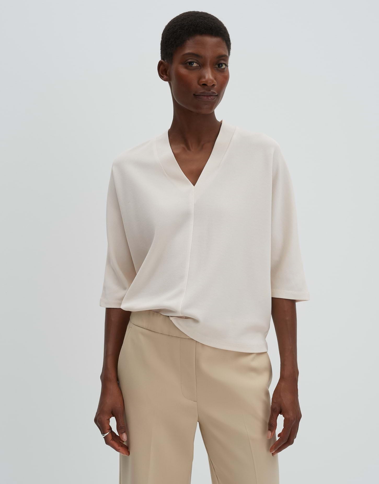 someday Damen Kurzarmshirt | Fließendes V-Neck Shirt mit subtiler Textur Regular Fit