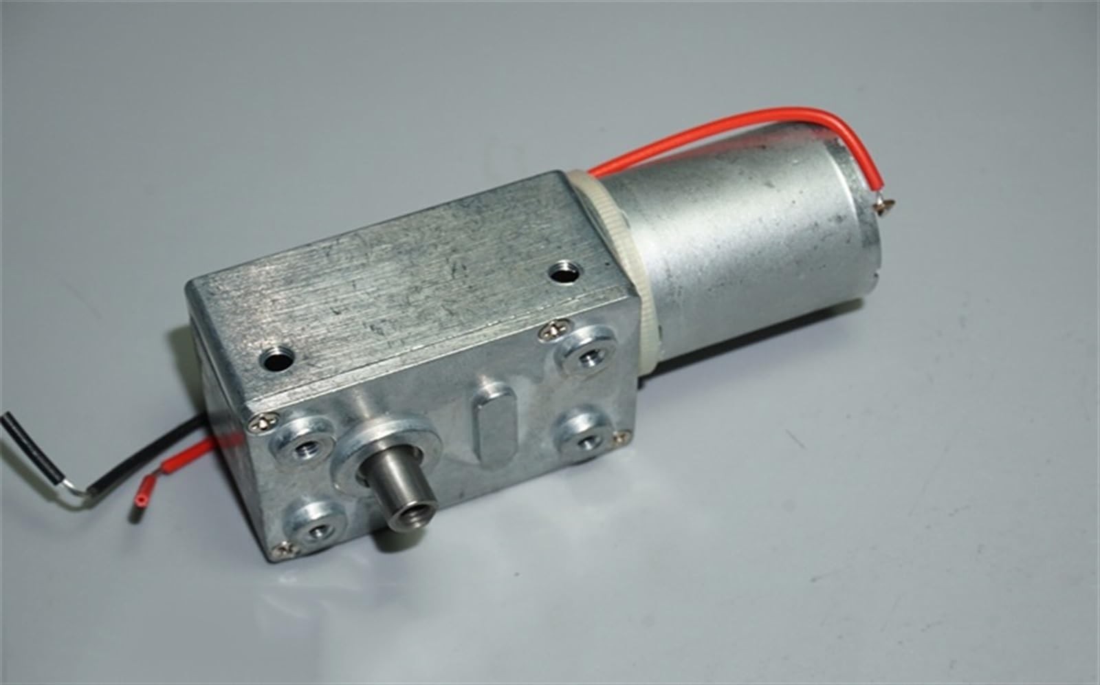 370 Motor de engranajes 3V 5V 6V 5.5RPM-12RPM Velocidad lenta Torque grande Turbo Motor de engranaje helicoidal Mini Caja de engranajes de metal Motor reductor Reversible 1 piezas