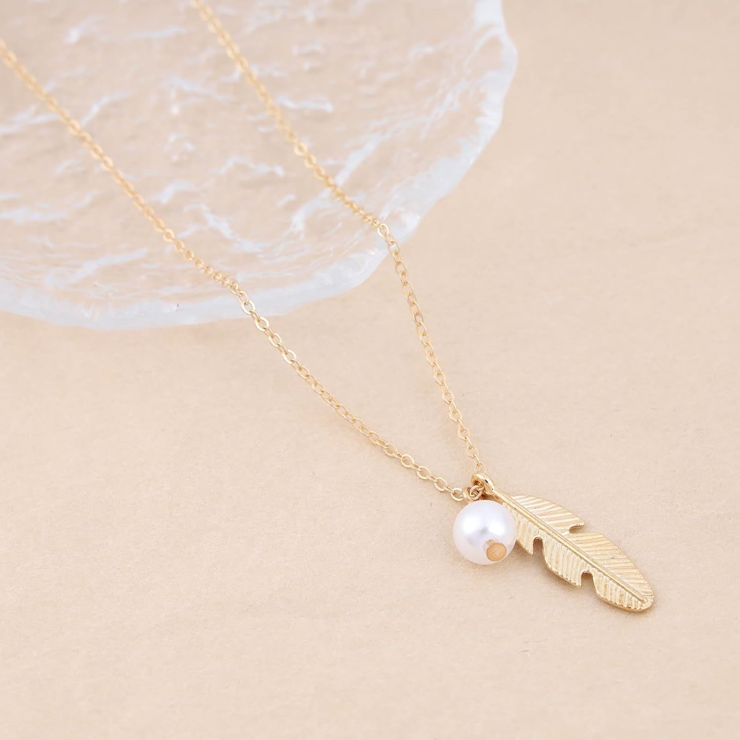 Vintage Pearl Choker Necklace Feather Pendant Necklace Boho Pearl Necklace Gold Heart Feather Necklace Jewelry for Women - Image 5