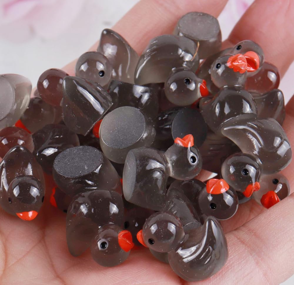 100pcs Mini Resin Duck,15 mm Dollhouse Décor Glow in The Dark for Aquarium Decor Micro Fairy Garden Landscape Hide,Seek Party Toys,Easter Basket Stuffer, Gift for All Ages (Black)