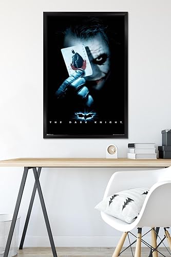 Miniatura 25 de Trends International Póster de pared de la película de DC Comics, The Dark Knight, The Joker with Batman, 22.375 x 34 pulgadas, versión enmarcada