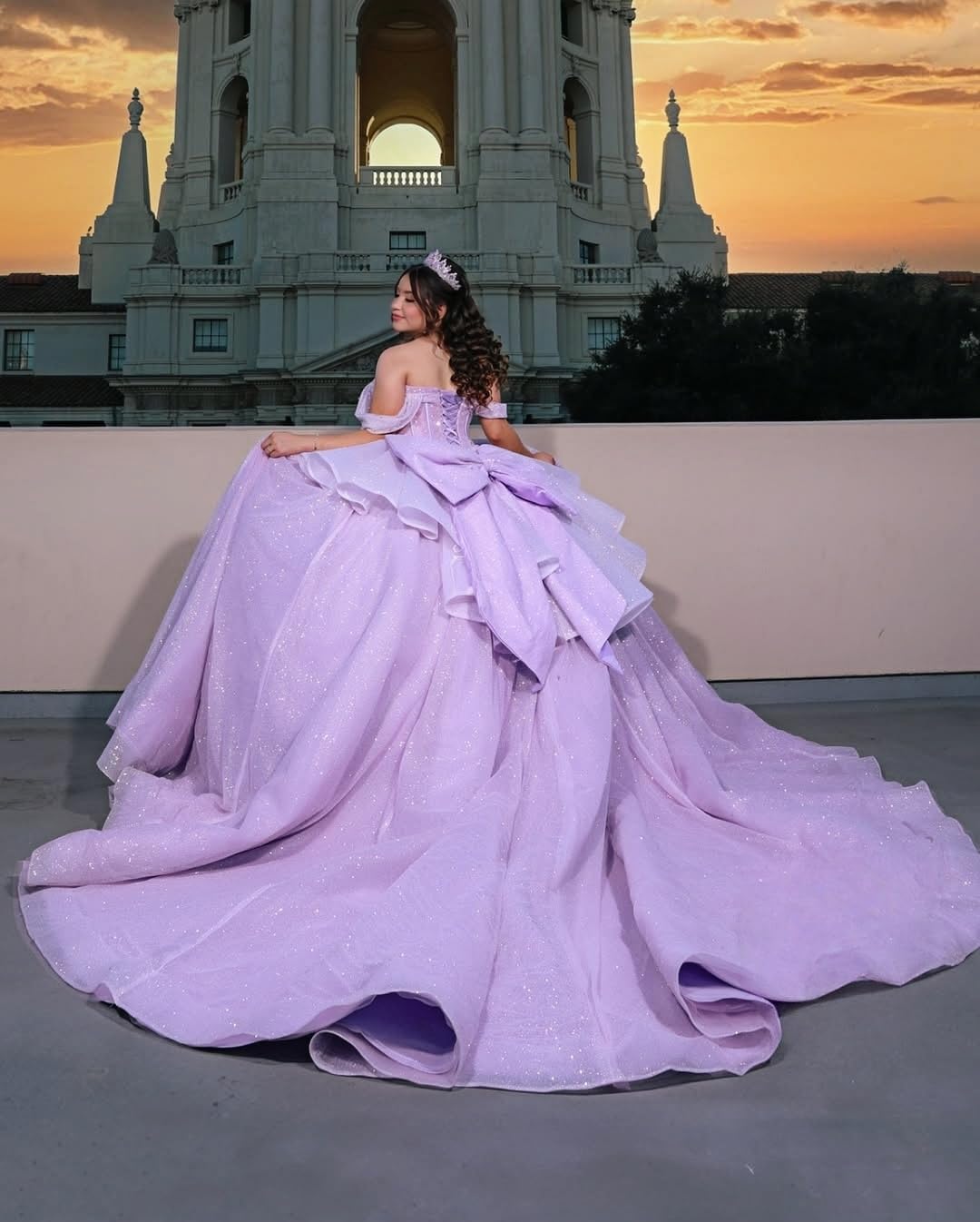 Glitter Tulle Quinceanera Dresses with Bow Off Shoulder 15 Dress Luxury Beaded Ball Gown Layered Sweet 16 Dresses