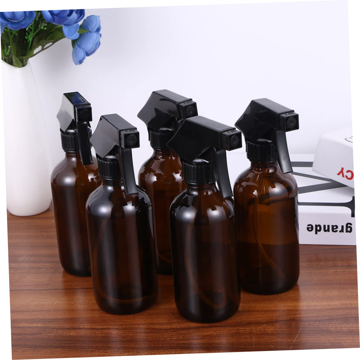 MAGICLULU 4 Stück Braune Glas Wassersprühflaschen 250ml Nachfüllbare Sprühflaschen aus Glas und Pp für Friseursalon und Aromatherapie