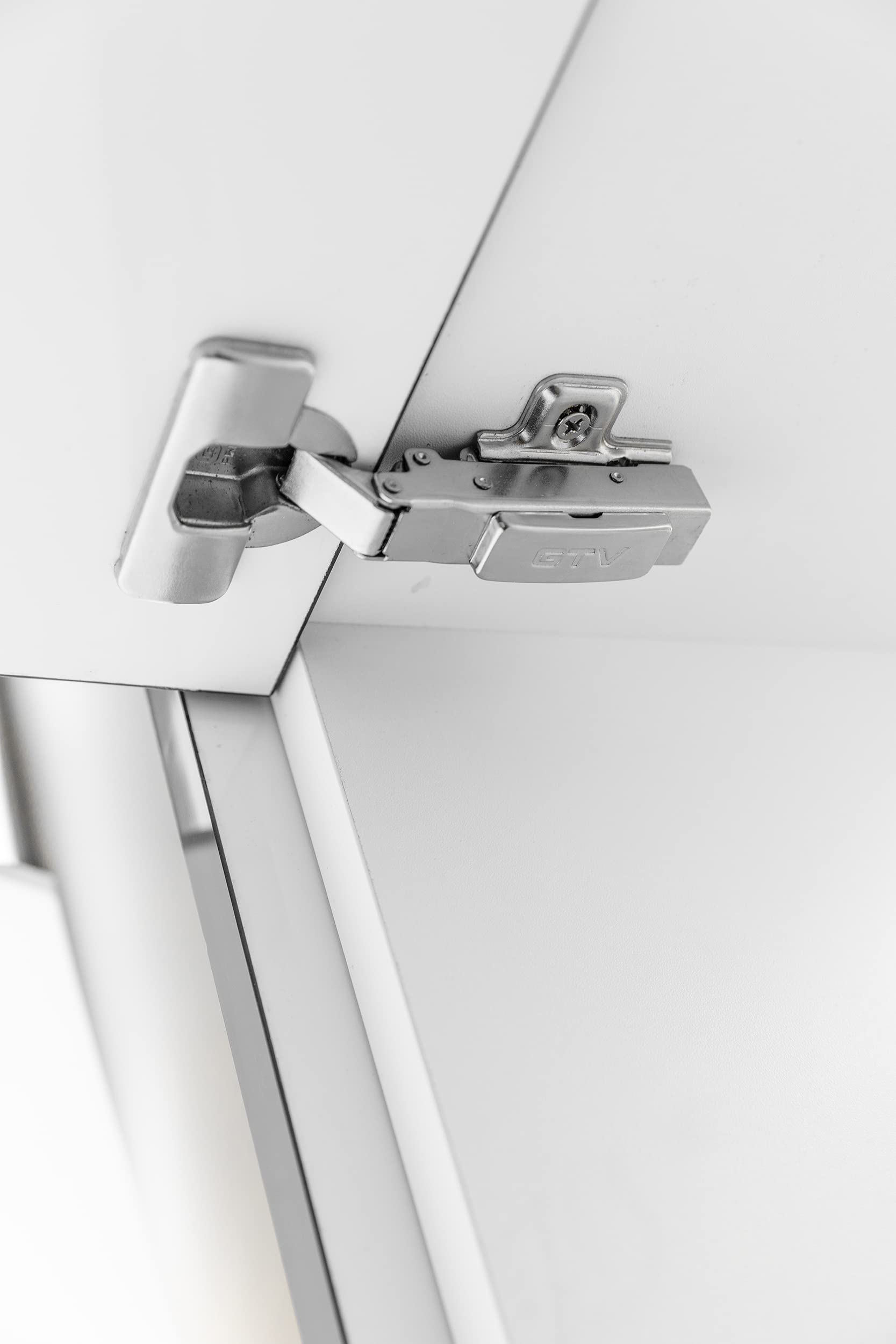 GTV Cerniera Idraulica ECHC per Mobili, Chiusura Ammortizzata, Regolazione 3D, Montaggio Clip-On, per Anta a Sormonto Interno, Diametro 35 mm, Nichel