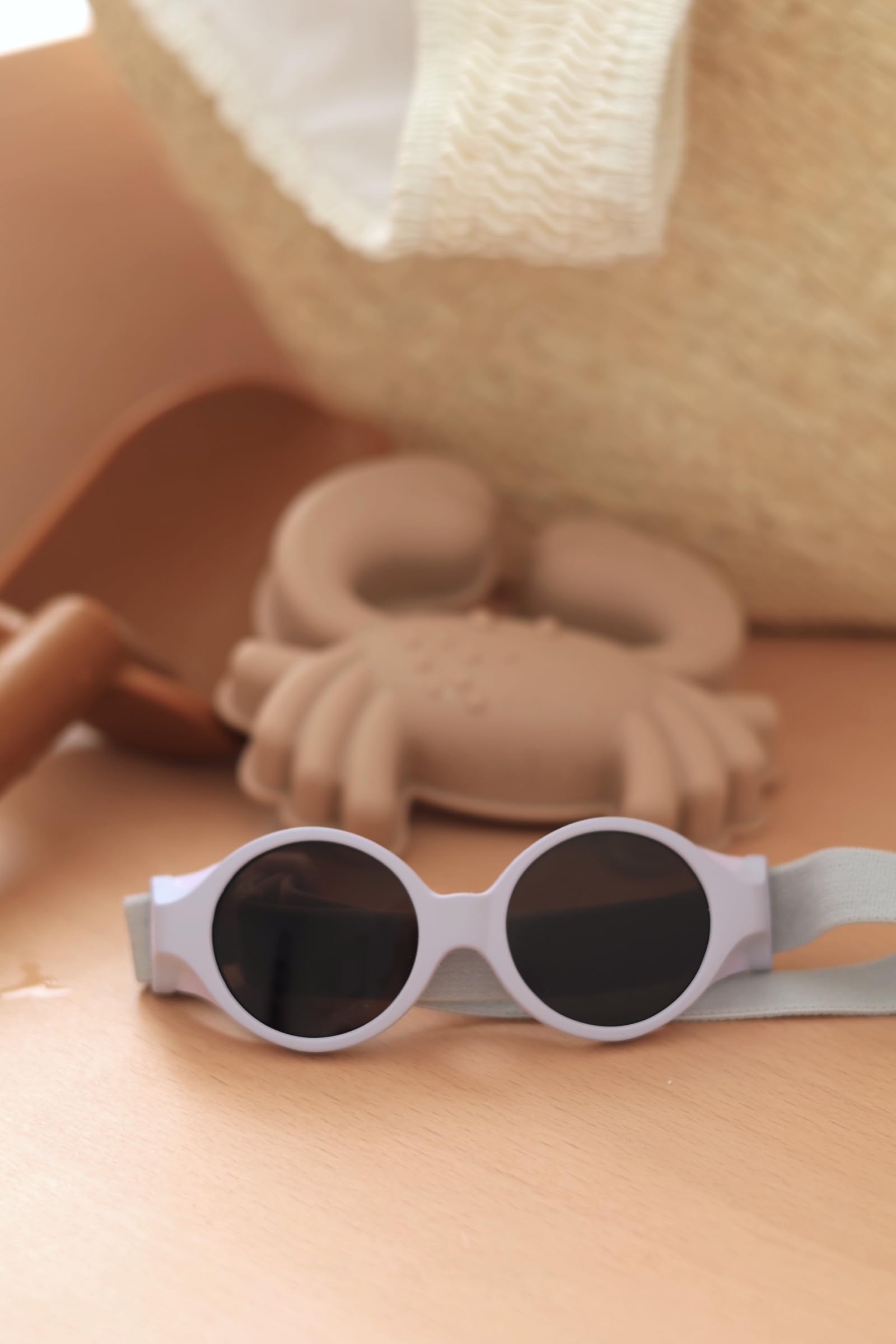 Béaba, Lunettes de soleil pour bébé 0-9 mois, Protection 100% UV - CAT 4, Protection Latérale, Confort Optimal, Bandeau élastique ajustable, Collection Glee, Lila