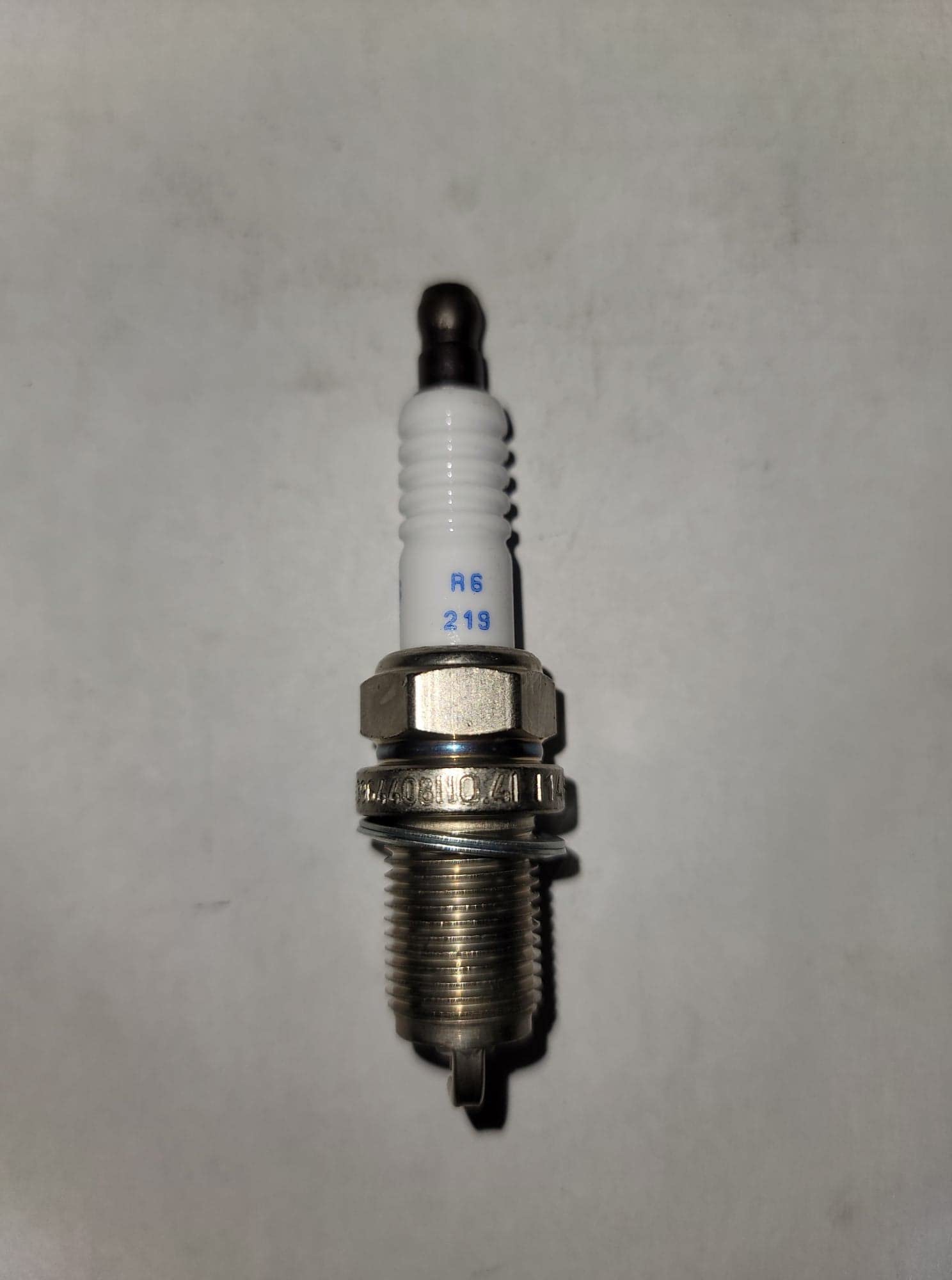 Amazon.com: Genuine Cummins 4089629 PLUG,SPARK : Automotive