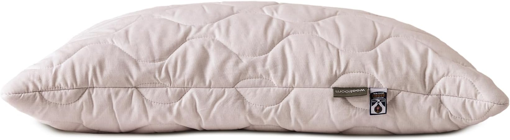– Classic Quilted Wool Pillow, Standard Size, Medium Firm - Hypoallergenic Temperature Regulating Bed Pillow Comfort - 100% British Wool for Natural Sleep - Feather and Down Alternative
