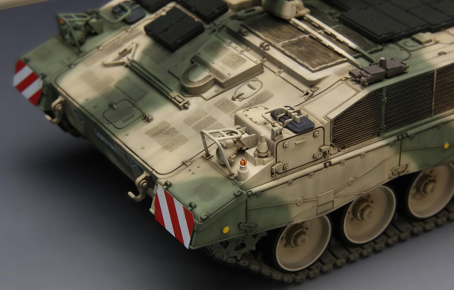MENG 1/35 Panzerhaubitze 2000 mit Zusatzpanzerung