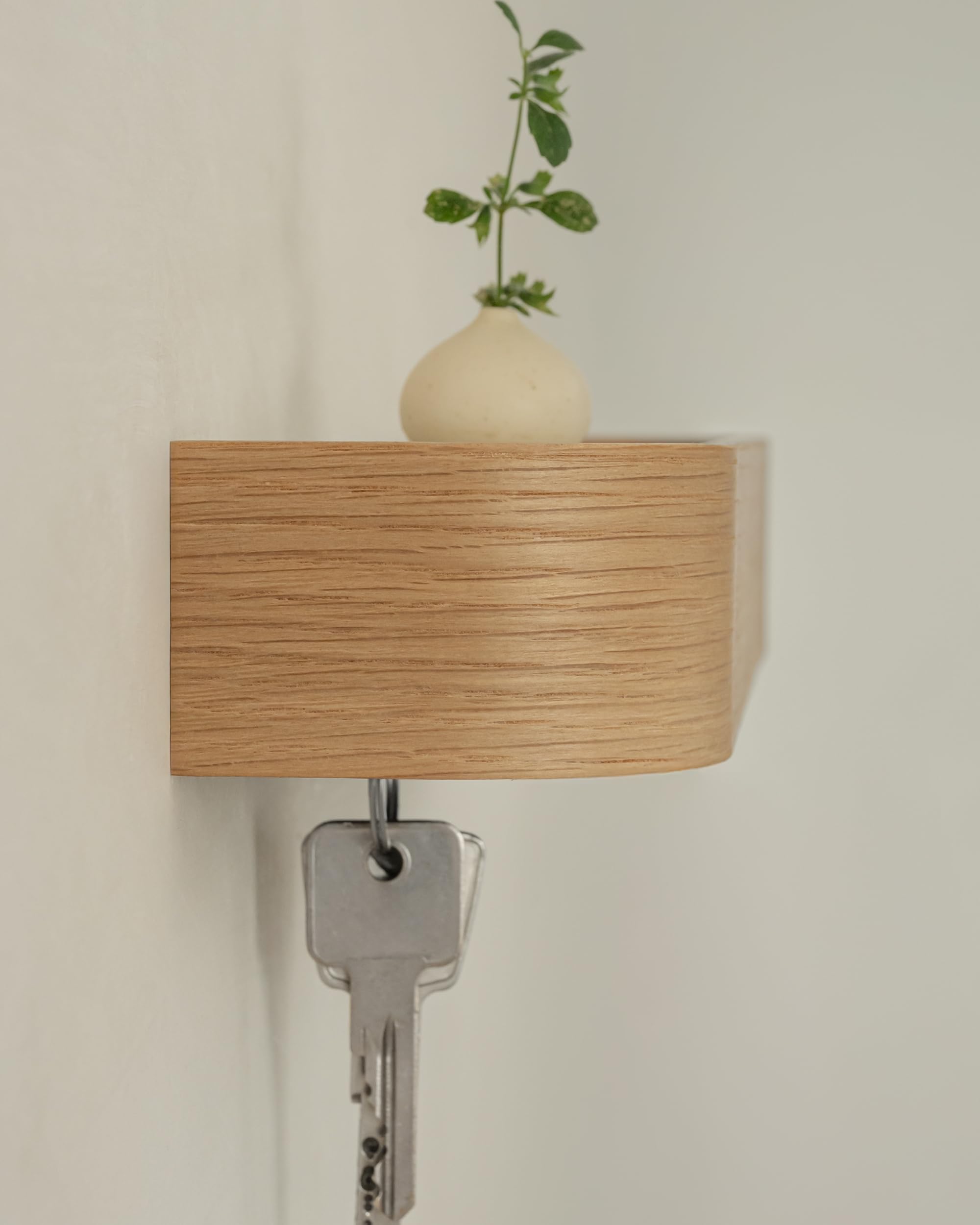 Kazai. Portachiavi da Parete 'Toke' | Design di Appendichiavi da Parete di Berlino | Porta Chiavi da Muro con Mensola in Legno | Porta Chiavi Ingresso per Parete e Corridoio | Quercia