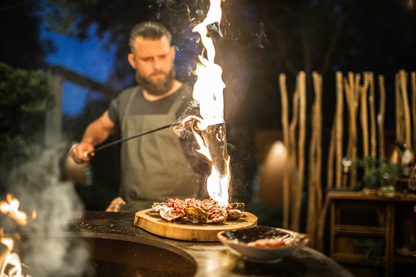 Forged Flambadou, fabriqué en Fonte, Manche en Bois d'olivier