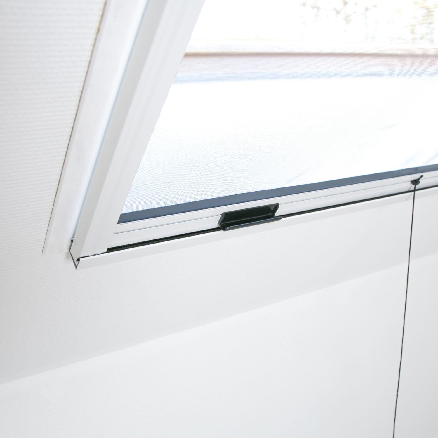 Protecta Moustiquaire Enroulable en alu pour fenêtre de Toit - Blanc - L76 x H160cm