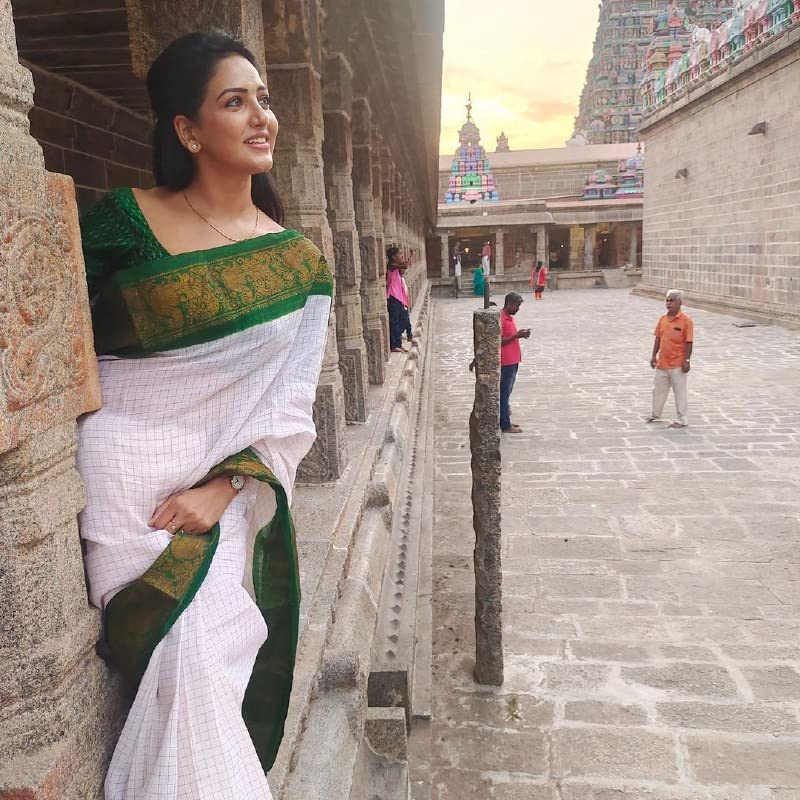 Image of Flosive Women's Kanjivaram Silk Saree With Handloom Weaving Work With Blouse Piece