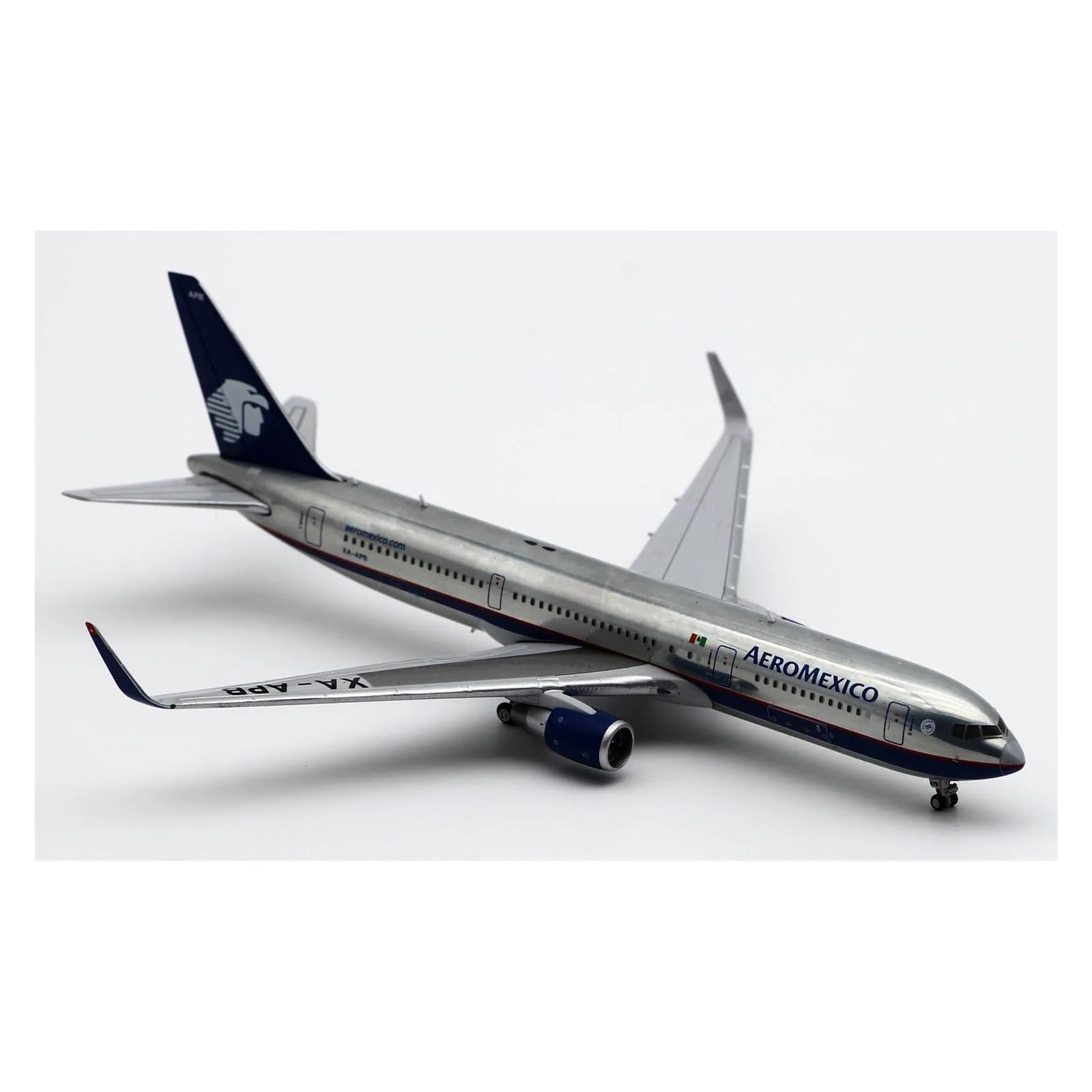 Amazon | 飛行機 模型 完成品 1:400 アエロメヒコ航空