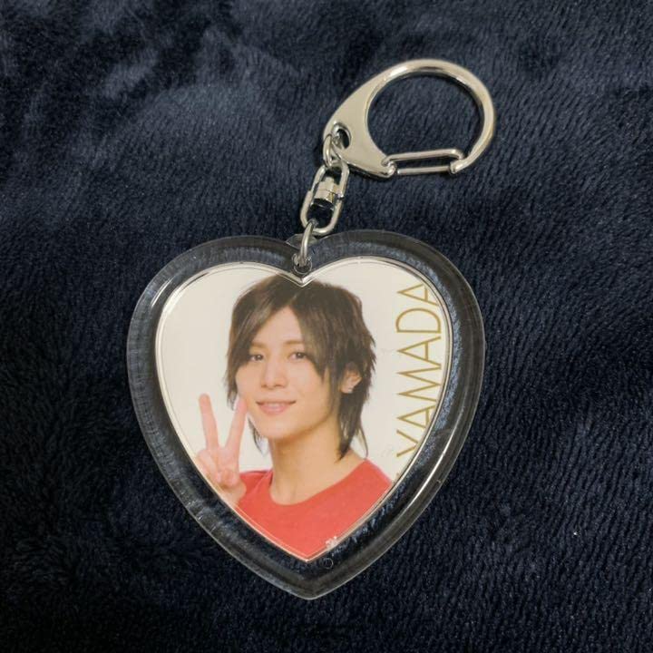 Amazon.co.jp: 山田涼介 アクリルキーホルダー : おもちゃ