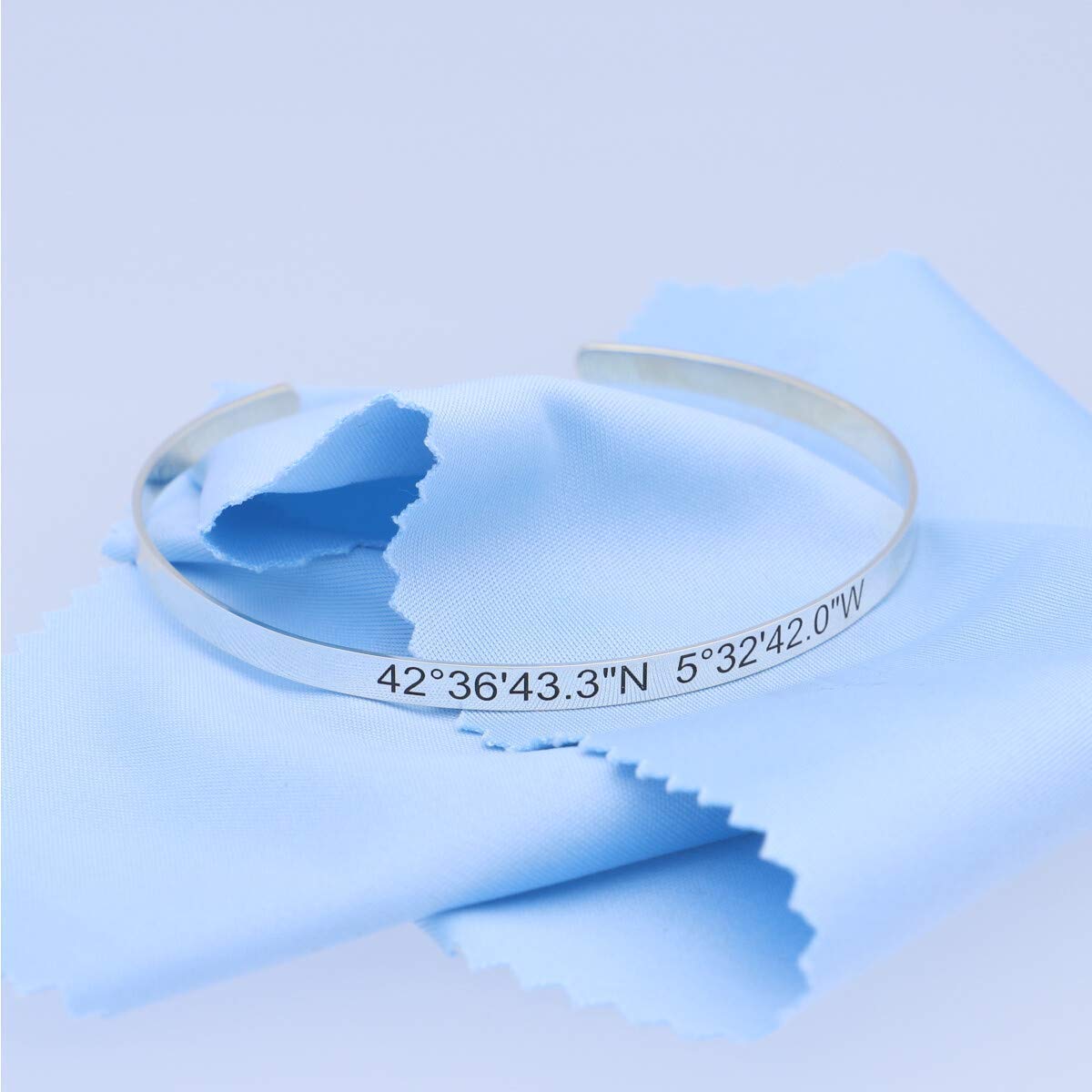 Pulsera Brazalete para Hombre y Mujer en Plata de Ley - Pulsera ideal para Grabar y Personalizar Mensajes, nombres, coordenadas - Pulsera de aro Unisex