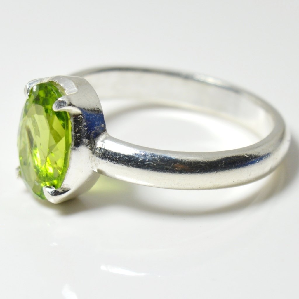55Carat Unisex NA plata de ley talla ovalada verde peridoto