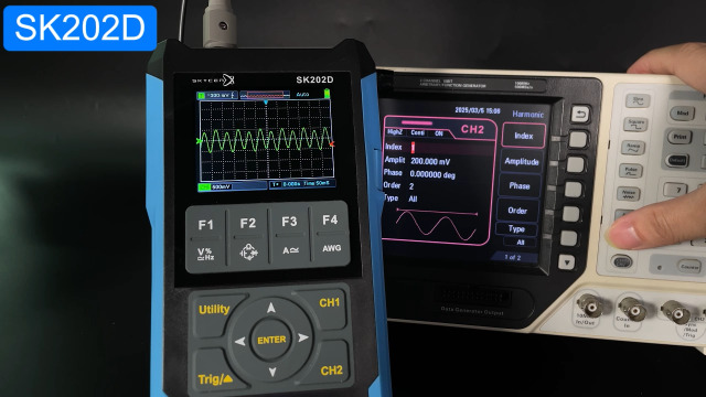 Image of ET202D 3 in 1 Handheld Oscilloscope Multimeter DDS Generator, 2 Channels, 80MHz Bandwidth, 200MSa /s Sampling Rate, 6000 Counts, Voltage, Current, Capacitor, Resistor, Diode Test