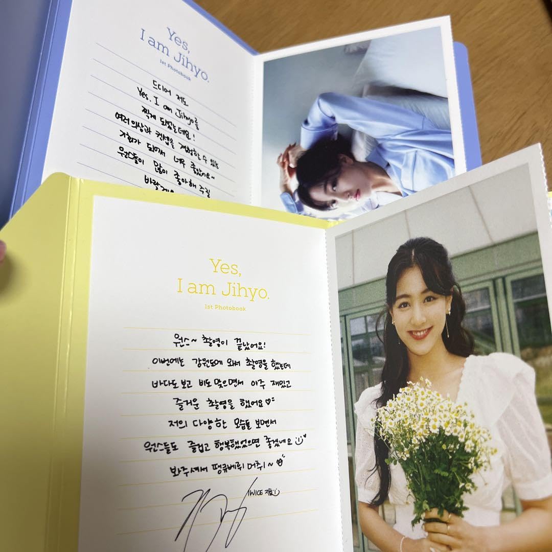 Amazon | Yes, I am Jihyo ポストカード 2冊セット | ポストカード 