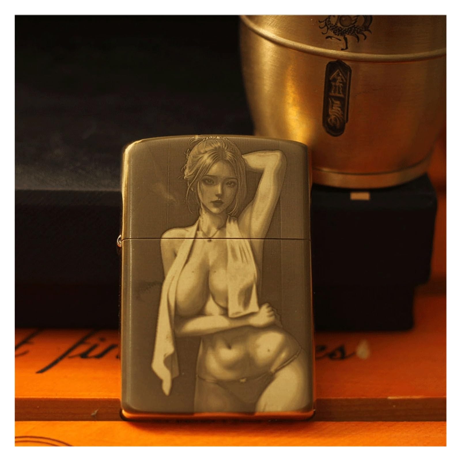 Encendedor de queroseno de cobre tallado a mano resistente al viento con diseño en relieve y encendido clásico de rueda de molienda, perfecto para regalos y colecciones de hombres