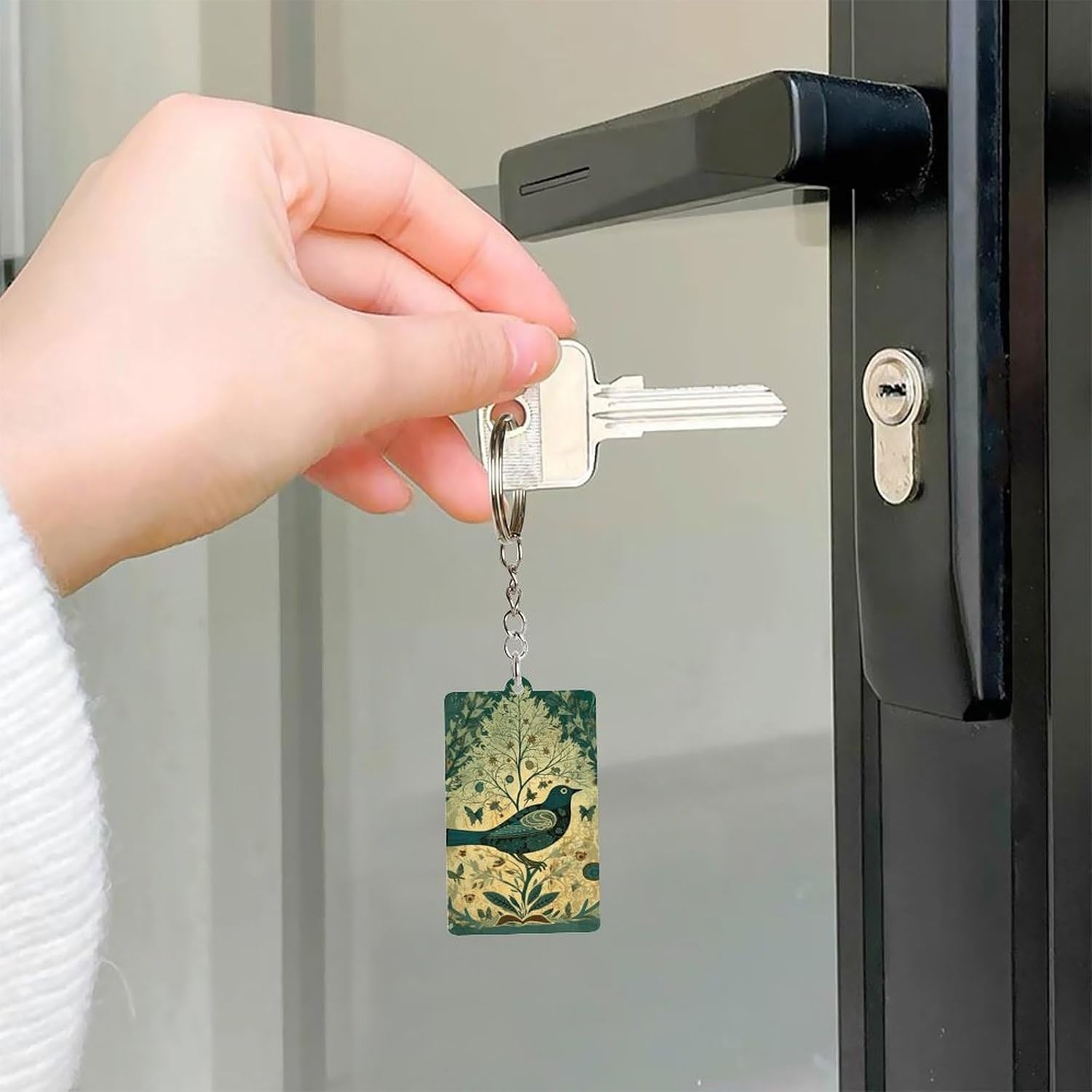 Cute Christmas Birds Printed Acrylic Key Chains, Key Chains for Car Keys Bag Chain Acrylic Decorations Gift Key Chains for Men And Women image 4