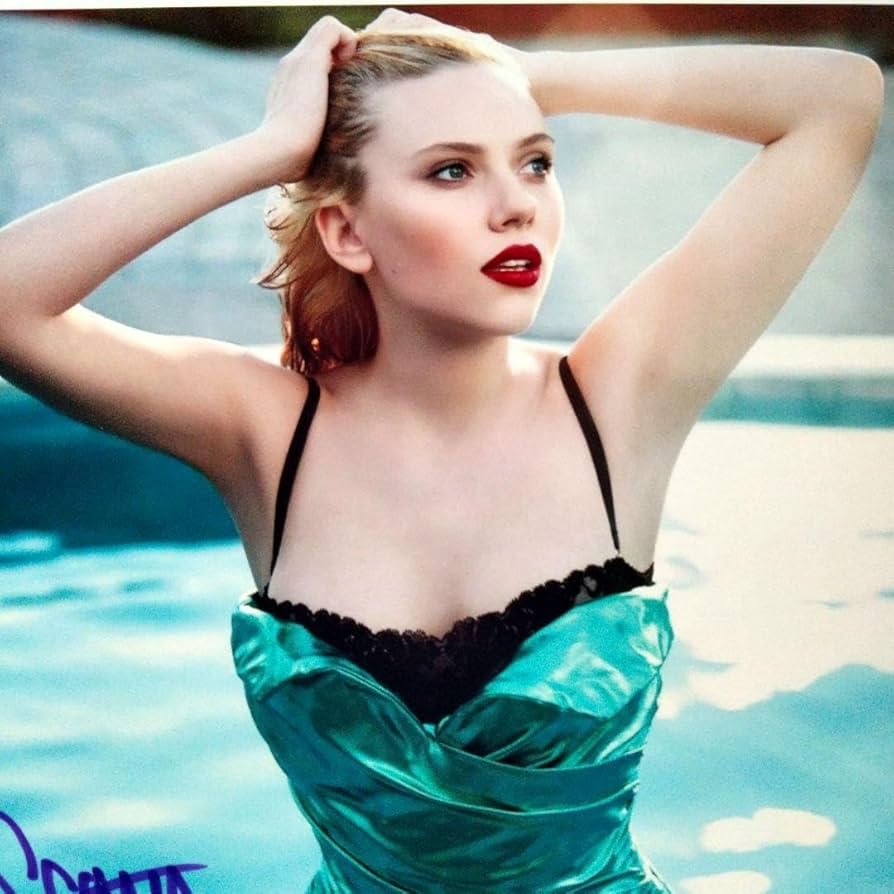 スカーレット・ヨハンソン 直筆サイン入り写真　保証書付き アベンジャーズ　lm4 スカーレット・ヨハンソン 直筆サイン入り写真 保証書付き