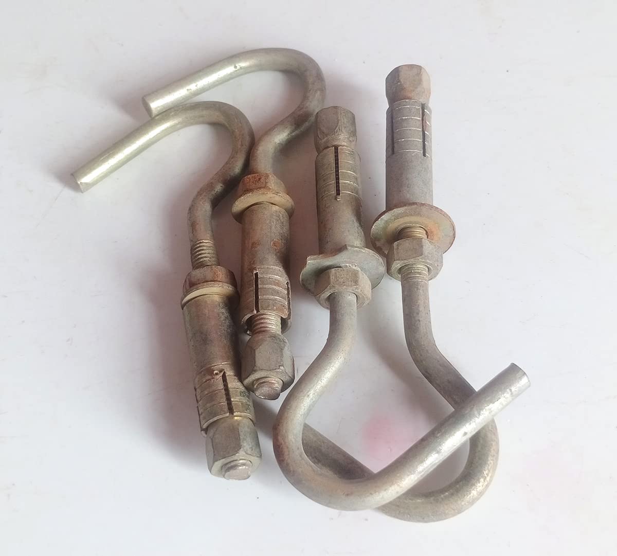 Anchor Fastner J Hook Type 4 Pcs (6mm)