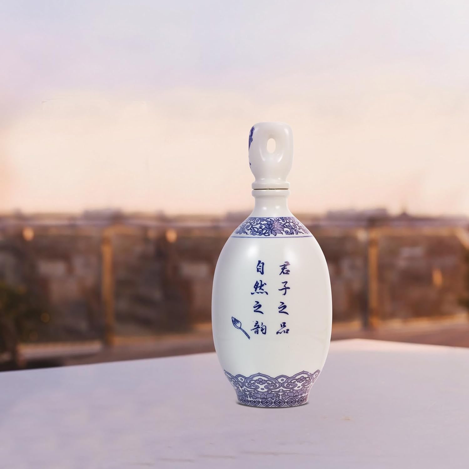 FRCOLOR Creative Blue and White Porcelain Wine Bottle with Lotus and Fish Design, Sealed Ceramic Sake Storage Jar, 1 Jin Capacity, Decorative Kitchen Wine Container for Home Random Color
