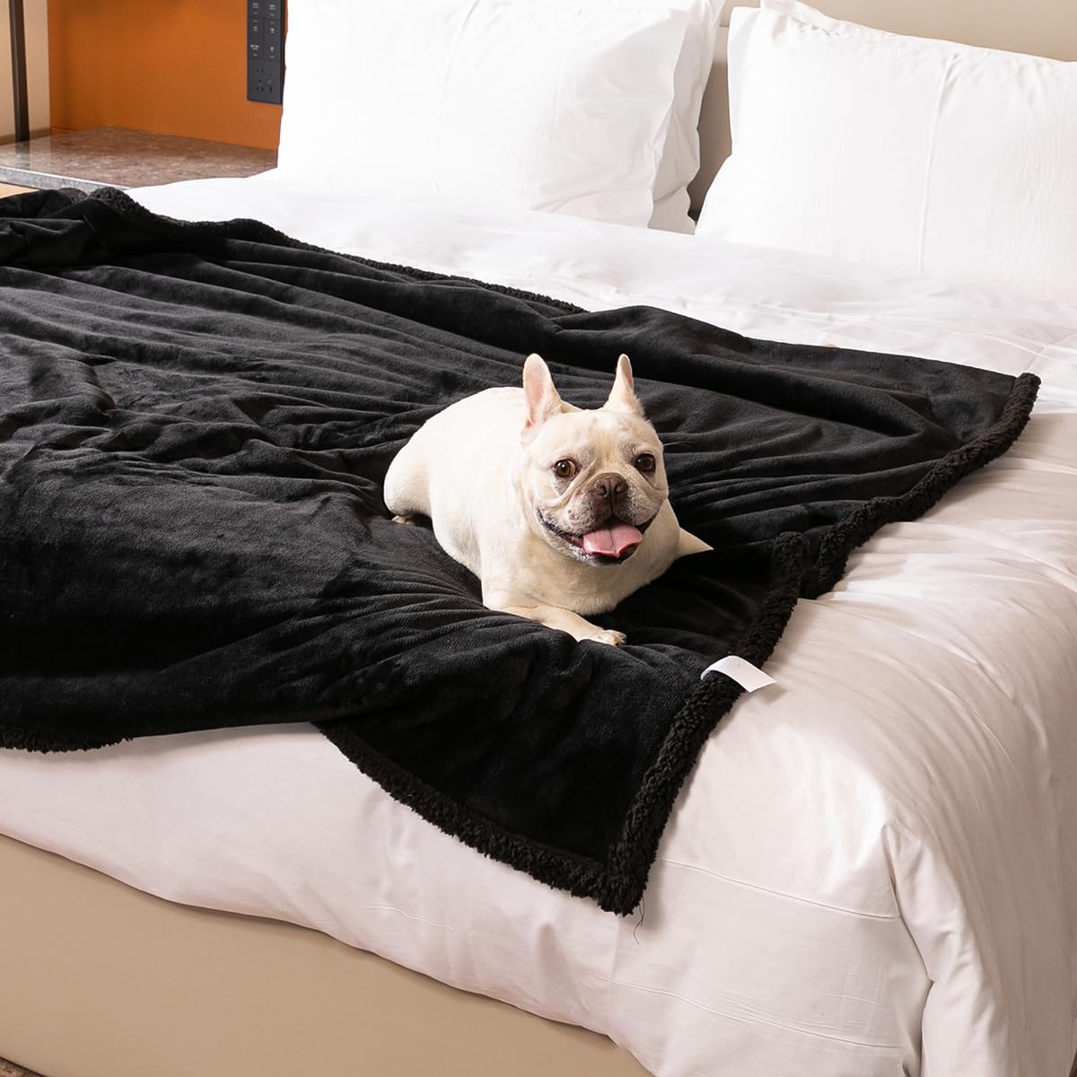 Manta impermeable para mascotas, manta reversible de forro polar sherpa para perros y gatos, manta de franela cálida y calmante para sofá, cama, protección de asiento de coche (café claro, 145